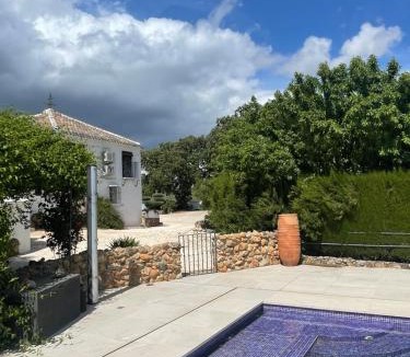 Villanueva del Rosario Bed & Breakfast | Cortijo La Serena