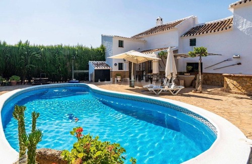 Archidona House | Cortijo La Nobleza: Holiday Home with Private Pool, Wi-Fi, and Mountain Views