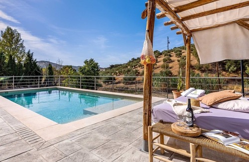 Montefrio Villa | Cortijo Las Angosturas Montefrío by Ruralidays