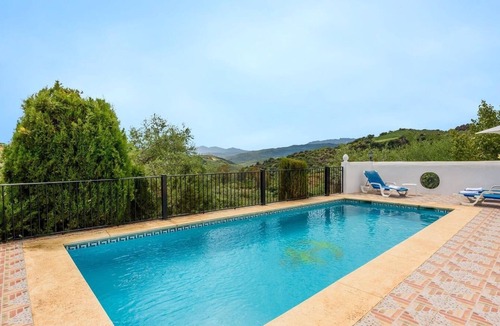 Alozaina Villa | Cortijo los Valles Alozaina by Ruralidays