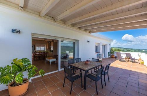 Betis Apartment | Cortijo Pájaro Punta de la Laja, Pool & Mountain Views