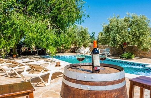 Alhama de Granada Villa | Cortijo Rica Santa Cruz del Comercio by Ruralidays