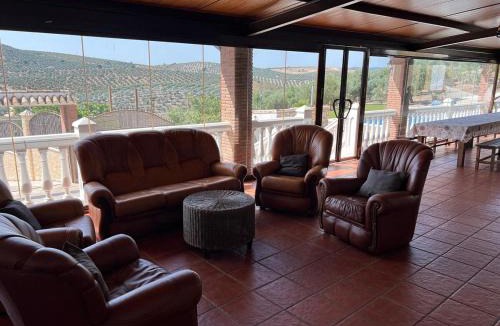 Cuevas de San Marcos House | Cortijo rural la loma de los bandoleros