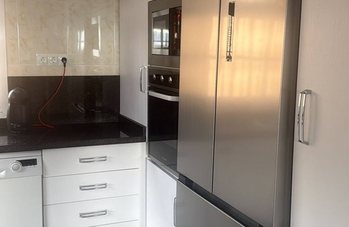Estepona Ski Chalet | Cortijo Valadez - Encanto rural con piscina, jacuzzi y vistas en Casares
