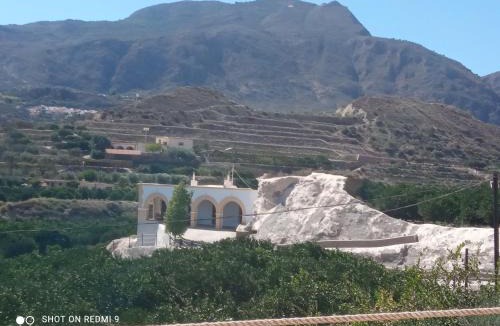 Terque House | Cortijocueva con encanto natural