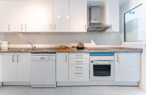 Castillo de Sabinillas Apartment | Cosy apartment in Manilva with shared pool