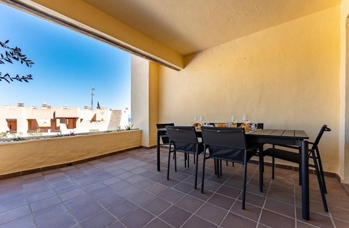 Castillo de Sabinillas Apartment | Cosy apartment in Manilva with shared pool
