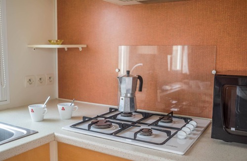 Chiclana de la Frontera House | Cosy Home Valentina with Pool, Terrace, Wi-Fi & Air Conditioning