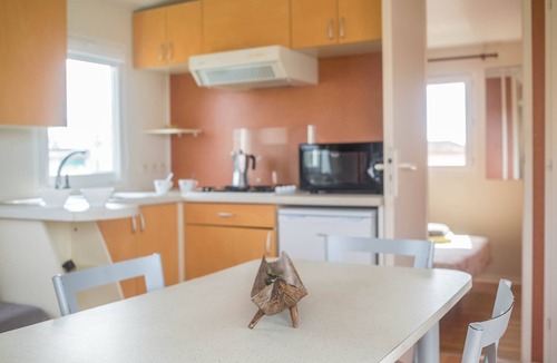 Chiclana de la Frontera House | Cosy Home Valentina with Pool, Terrace, Wi-Fi & Air Conditioning