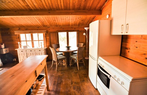 Monda House | Cosy Wooden Cabin with private pool ideal for romantic retreat