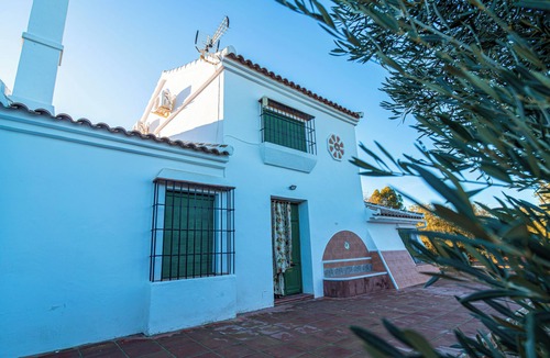 Fuente de Piedra Ski Chalet | Cottage Luna Viña, in an Andalusian environment and ideal for families.