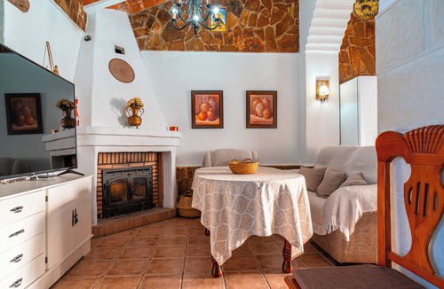 Fuente de Piedra Ski Chalet | Cottage Luna Viña, in an Andalusian environment and ideal for families.