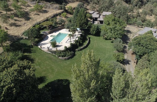 Busquistar Cottage | Country cottage for 4 with large swimming pool in Sierra Nevada National park.