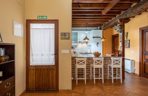 Bonilla de la Sierra House | Country House 'El Mirador Del Gato 2' with Mountain View, Shared Pool and Wi-Fi
