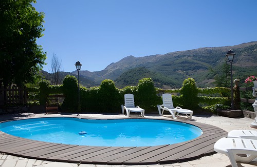 Fuentes de Penacorada House | Country Home 'La Majada de Peñacorada' with Mountain View, Private Pool and Wi-Fi