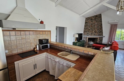 Marchena House | Country House 'Casa Rural The Hope' with Private Pool, Wi-Fi and Air Conditioning