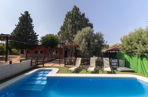 Fuentiduena de Tajo House | Country House 'Casa Fina' with Private Pool, Shared Terrace and Wi-Fi