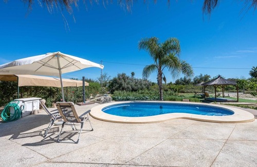 Coin House | Country House 'Al Lado Del Río' with Private Pool, Wi-Fi, and Air Conditioning