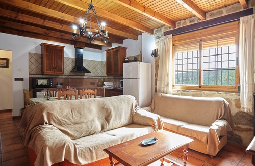 Arbuniel House | Country House 'Alojamiento Rural La Ventilla' with Mountain View, Private Pool and Wi-Fi