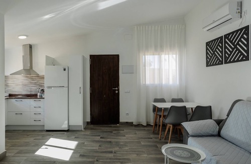 La Rinconada House | Country House 'Armonía' with Private Pool, Wi-Fi and Air Conditioning