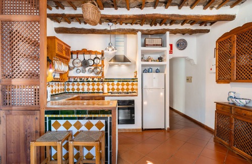 Bubion House | Country House 'Casa De La Fuente' with Mountain View, Private Terrace and Wi-Fi