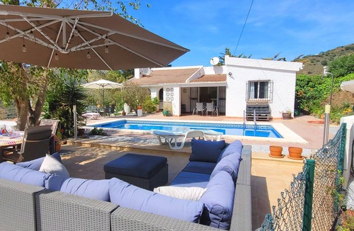 Torrox Villa | Country House 'Casa Espina' with Mountain View, Wi-Fi and Air Conditioning