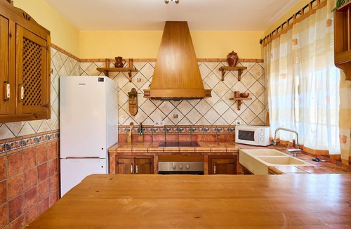 Carcabuey House | Country House 'Casa Rural El Rincon' with Mountain View, Wi-Fi and Air Conditioning