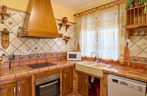 Carcabuey House | Country House 'Casa Rural El Rincon' with Mountain View, Wi-Fi and Air Conditioning