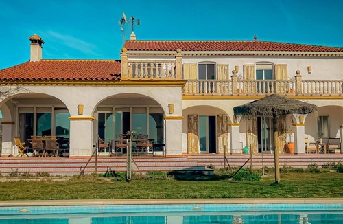 Guadalcanal House | Country House 'Cortijo Los Tomillares' with Mountain View, Wi-Fi and Air Conditioning