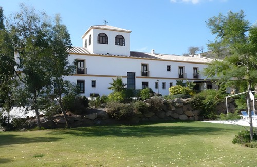 Almogia House | Country House 'Cortijo Puertoelperal' with Mountain View, Wi-Fi and Air Conditioning
