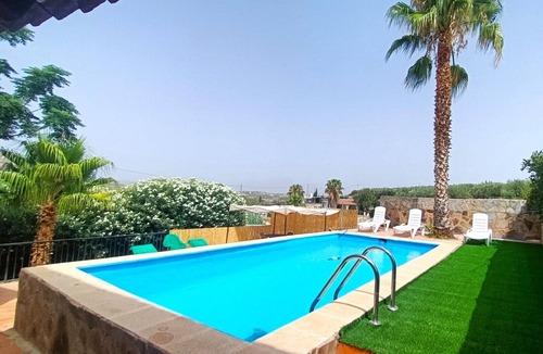 Alhaurin el Grande House | Country House 'Cucazorra' with Mountain View, Wi-Fi and Air Conditioning