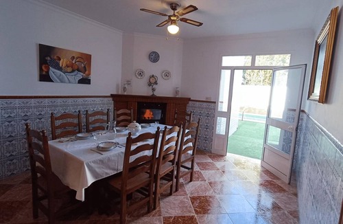 Cuevas Bajas House | Country House Cuevas Bajas by Genil River