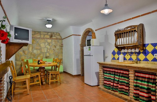 Castillejar House | Country House 'Cueva 1 Con Jacuzzi' with Mountain View, Shared Pool and Wi-Fi