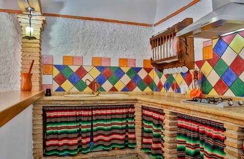 Castillejar House | Country House 'Cuevas 3' with Mountain View, Shared Pool and Wi-Fi