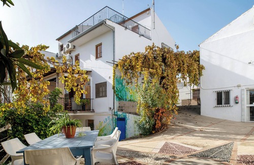 Algodonales House | Country House 'Ecoalbergue Rural De Algodonales' with Mountain View, Wi-Fi and Air Conditioning