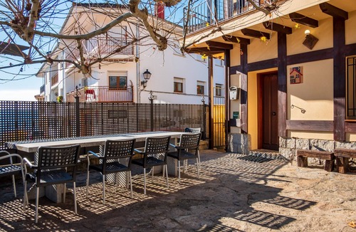 Mombeltran House | Country House 'El Barranco' with Mountain View, Private Pool and Private Terrace