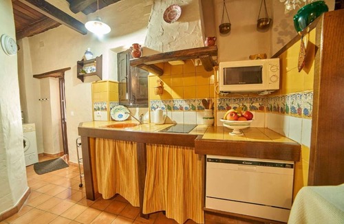 Fuenteheridos House | Country House 'El Zarzo' with Mountain View, Shared Terrace and Wi-Fi