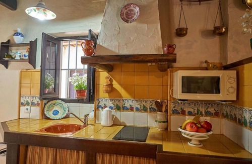 Fuenteheridos House | Country House 'El Zarzo' with Mountain View, Shared Terrace and Wi-Fi