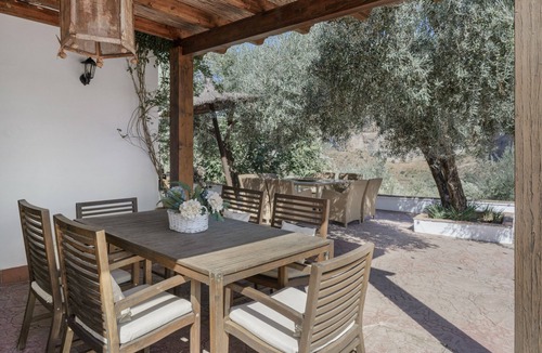 Ronda House | Country House 'El Puente Ronda' with Lake View, Wi-Fi and Air Conditioning