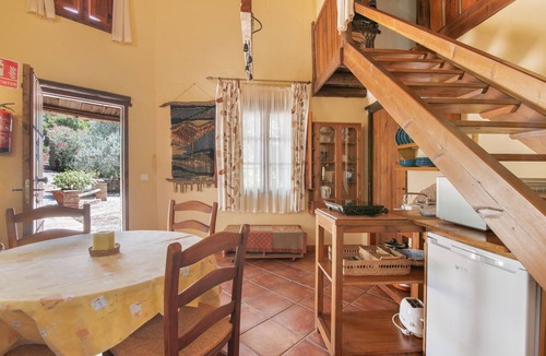 Calabazares House | Country House 'Jara' with Mountain View, Shared Pool and Shared Garden