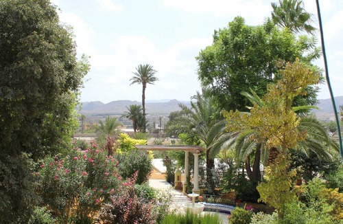 La Alfoquia Villa | Country House 'La Florida' with Shared Pool, Wi-Fi and Air Conditioning