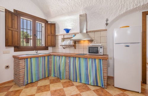 Fonelas Apartment | Country House 'La Higuera' with Mountain View, Wi-Fi and Air Conditioning
