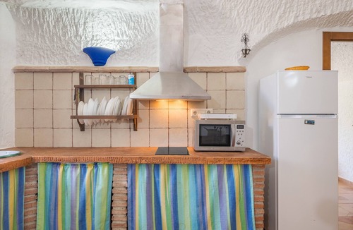 Fonelas Apartment | Country House 'La Higuera' with Mountain View, Wi-Fi and Air Conditioning
