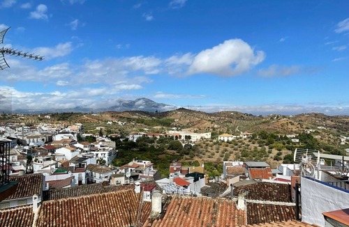 Guaro House | Country House 'La Morena' with Mountain View, Wi-Fi and Air Conditioning