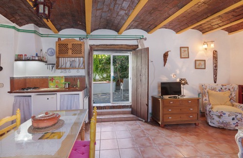 Jabugo House | Country House 'La Rana Verde De Abajo' with Mountain Views