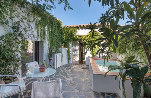 Jabugo House | Country House 'La Rana Verde De Abajo' with Mountain View, Private Pool and Wi-Fi