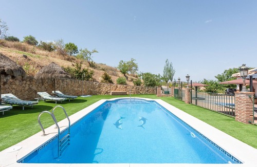 Colmenar House | Country House 'Piedras Blancas' with Mountain View, Private Pool and Wi-Fi