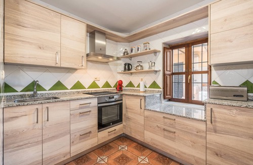 Barrio de la Vega House | Country House 'Roque' with Mountain View, Wi-Fi and Air Conditioning