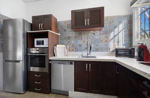 Chipiona House | Country House 'Villa Pastrana' with Private Terrace, Wi-Fi, and Air Conditioning
