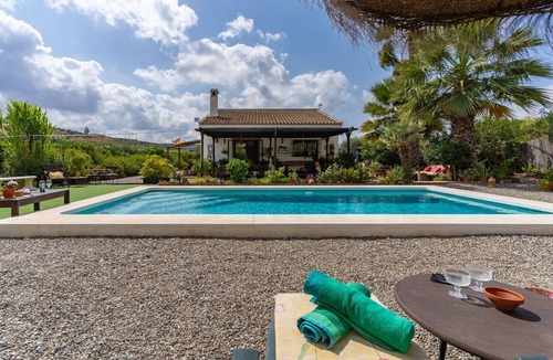Alora House | Country House 'Villa Pinale Álora' with Mountain View, Wi-Fi and Air Conditioning